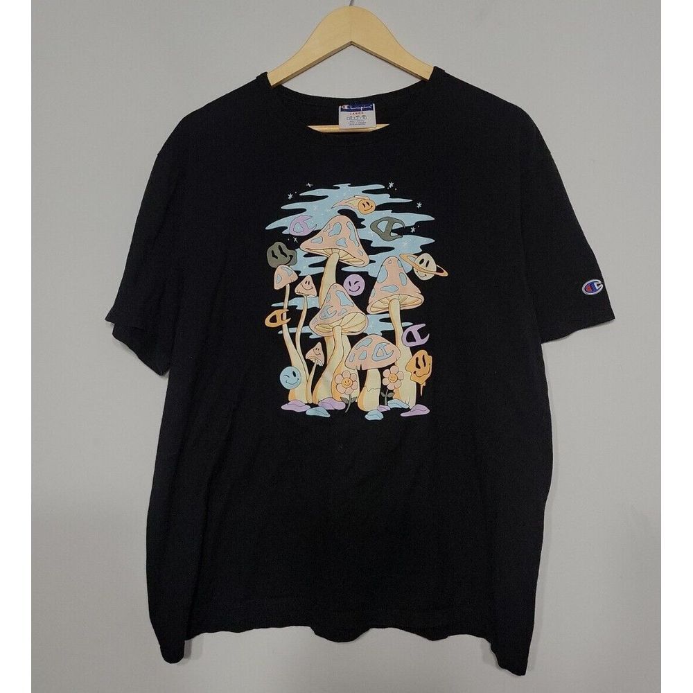Champion‎ Women's Tshirt Size Large Mushrooms Psychedelic